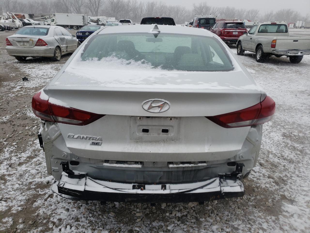 2018 HYUNDAI ELANTRA SE - Image 6