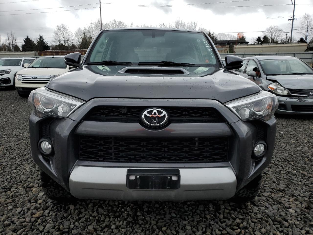 2019 TOYOTA 4RUNNER SR - Image 5