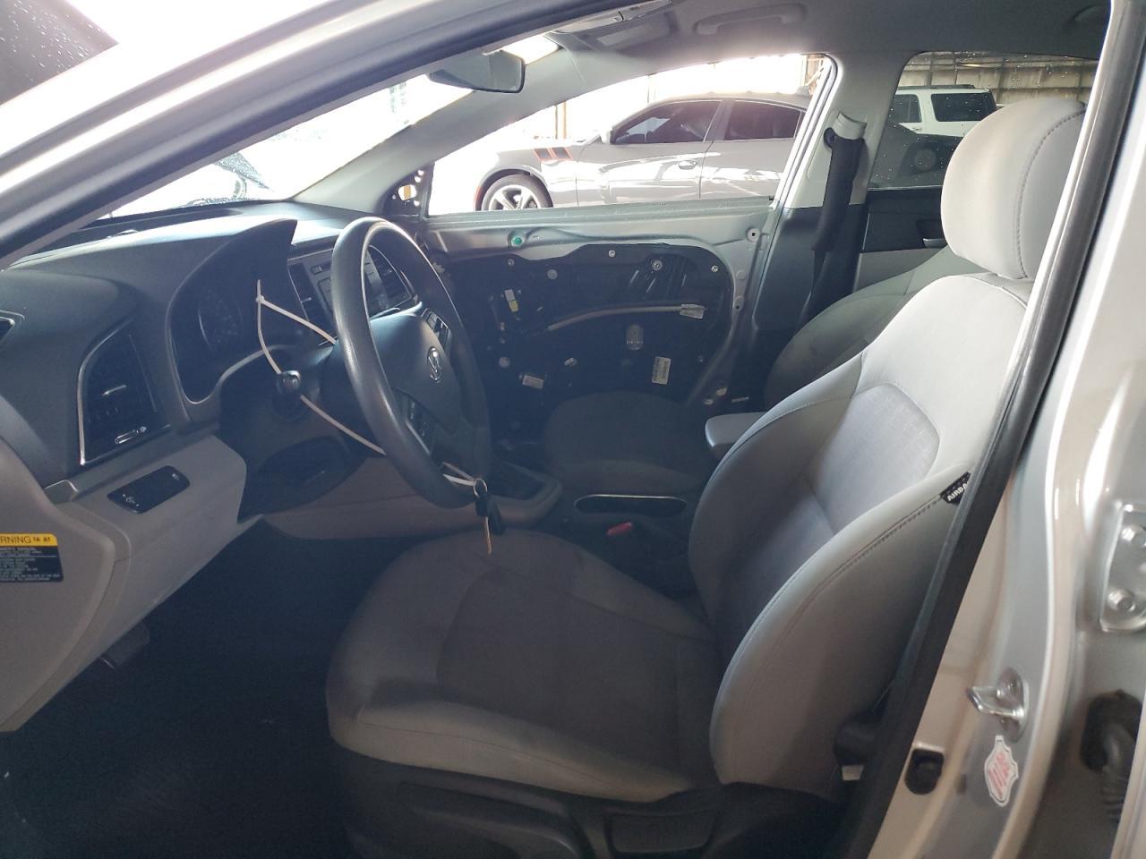 2017 HYUNDAI ELANTRA SE - Фото 7