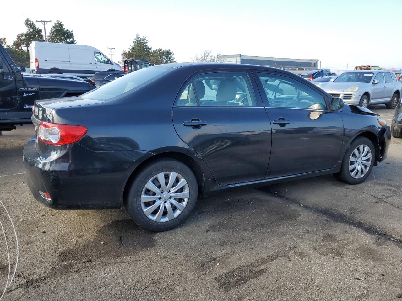 2013 TOYOTA COROLLA BA - Фото 3