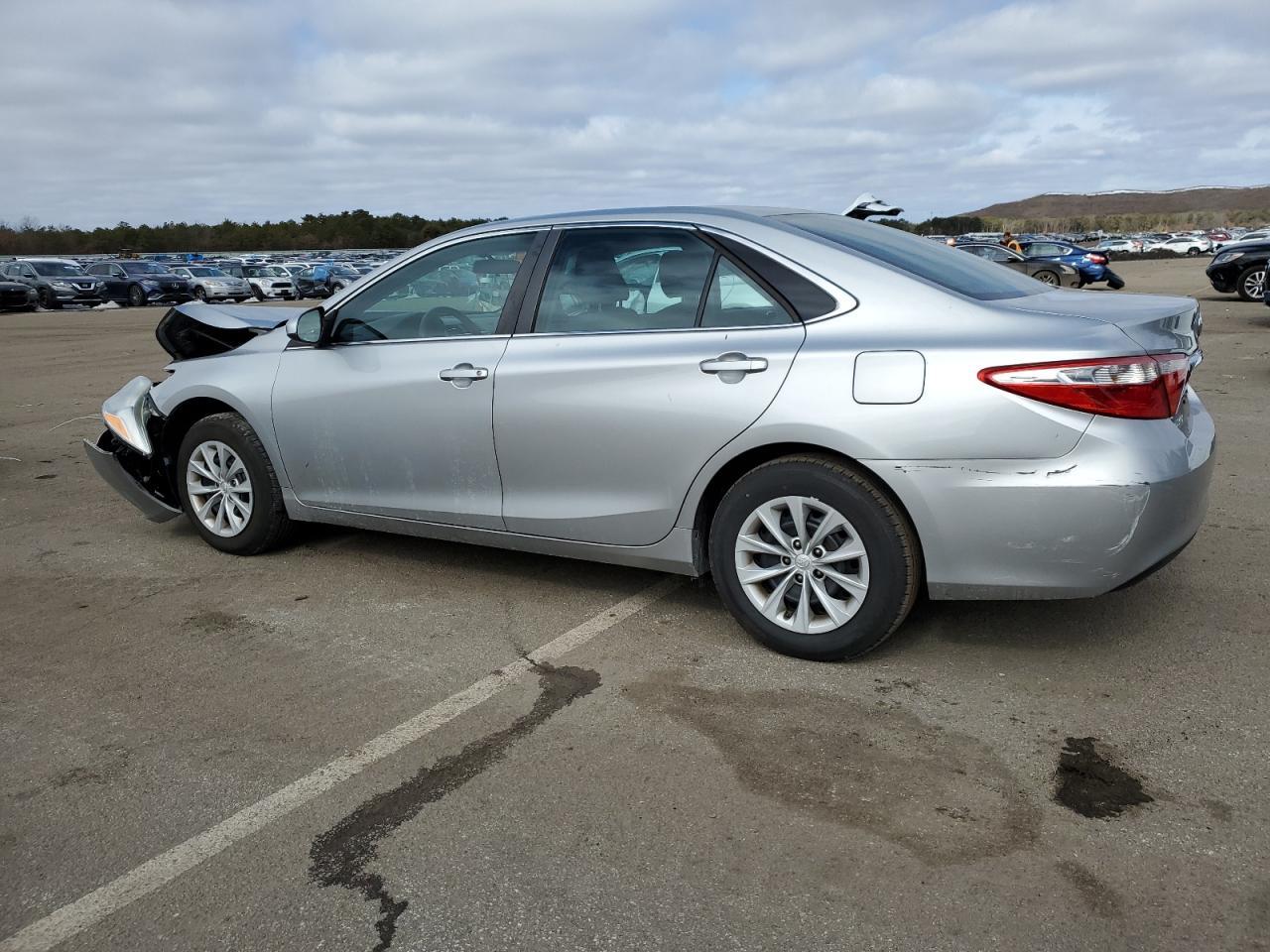 2015 TOYOTA CAMRY LE - Фото 2