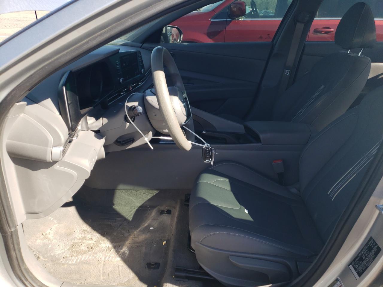 2022 HYUNDAI ELANTRA SE - Фото 7