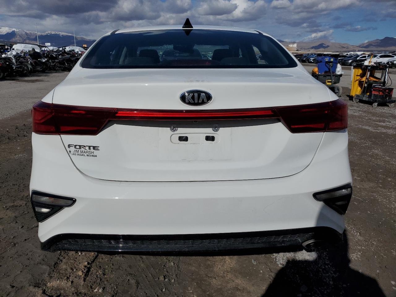 2021 KIA FORTE FE - Image 6