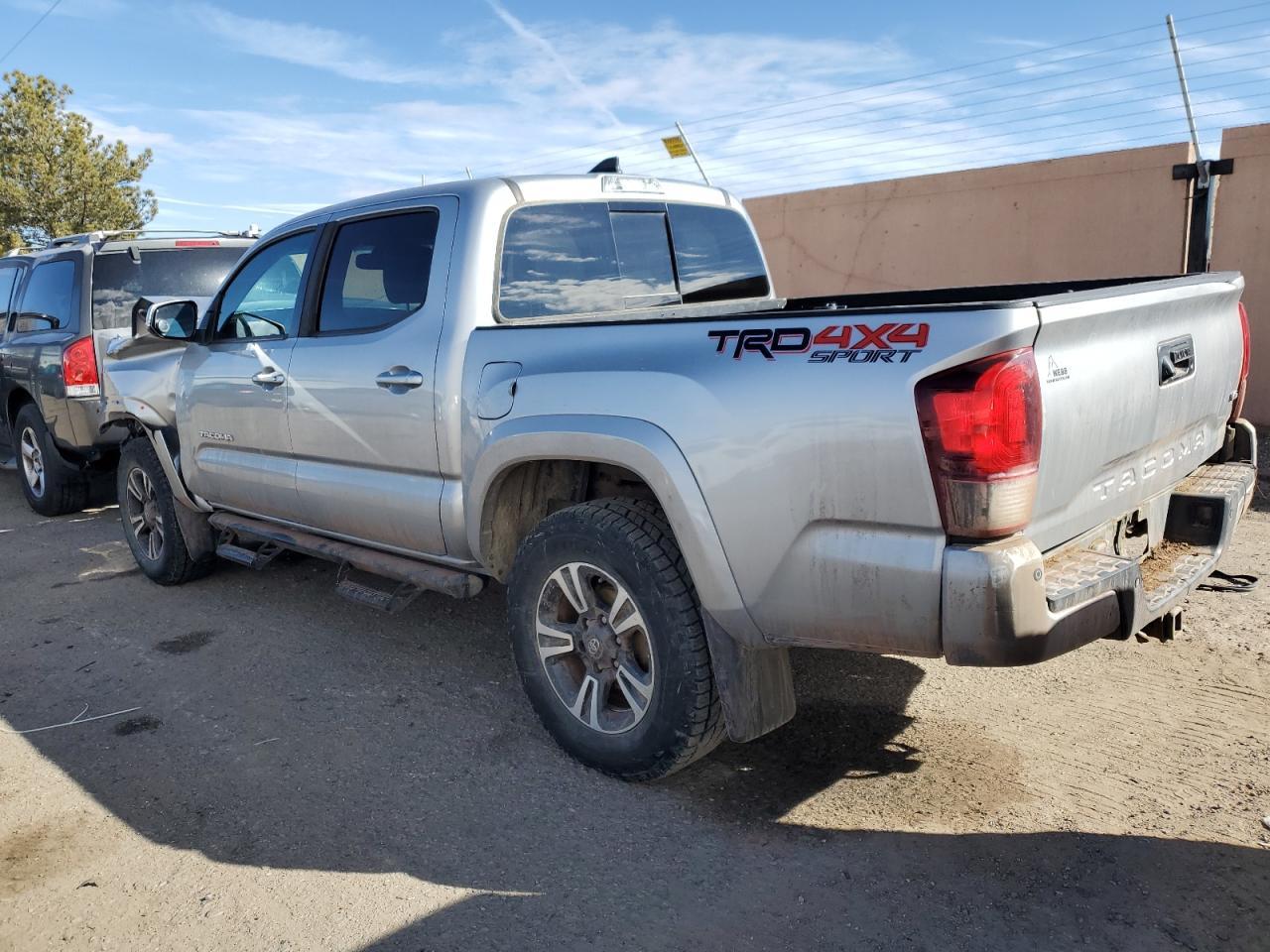 2019 TOYOTA TACOMA DOU - Фото 2