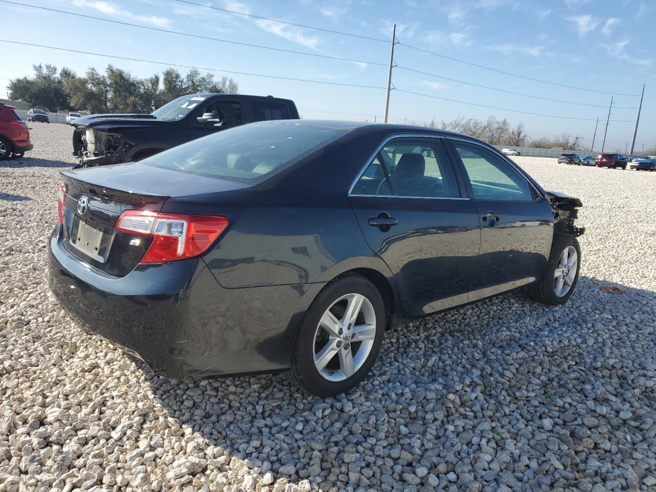 2014 TOYOTA CAMRY L - Image 3