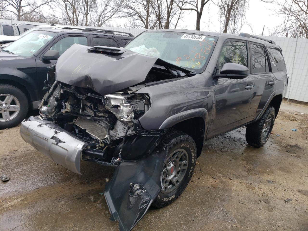 2019 TOYOTA 4RUNNER SR