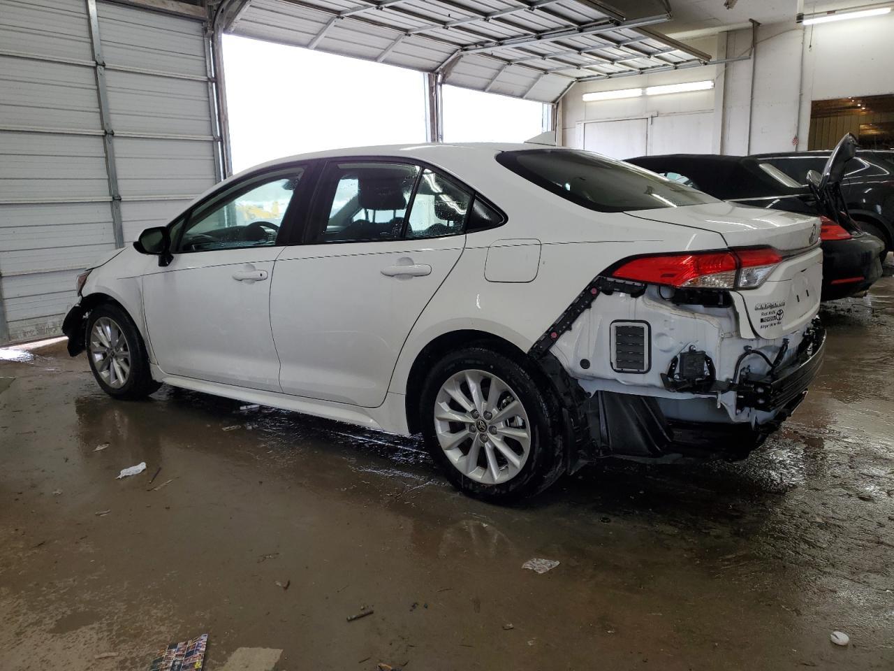 2021 TOYOTA COROLLA LE - Фото 2