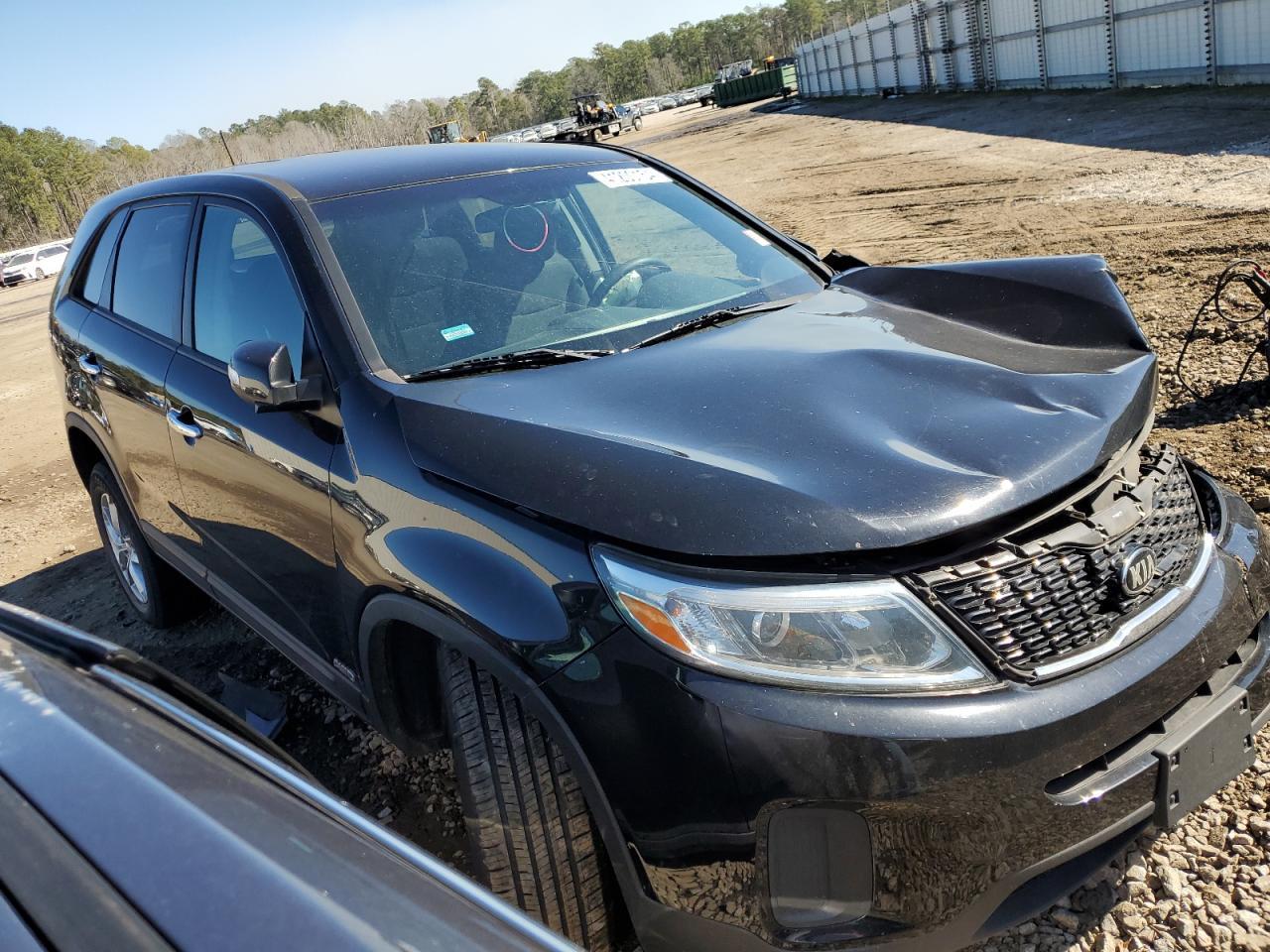 2015 KIA SORENTO LX - Image 4