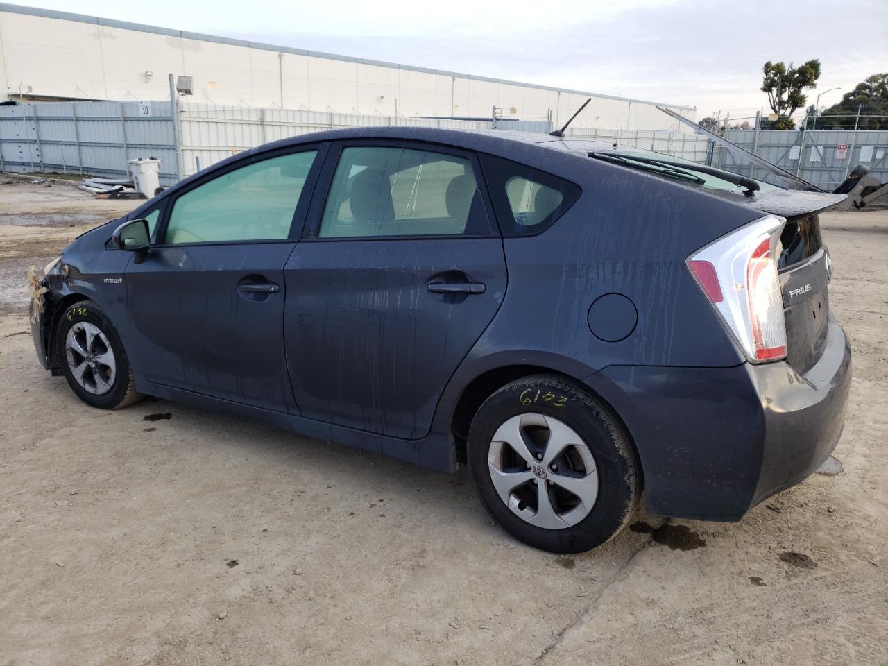 2013 TOYOTA PRIUS - Фото 2