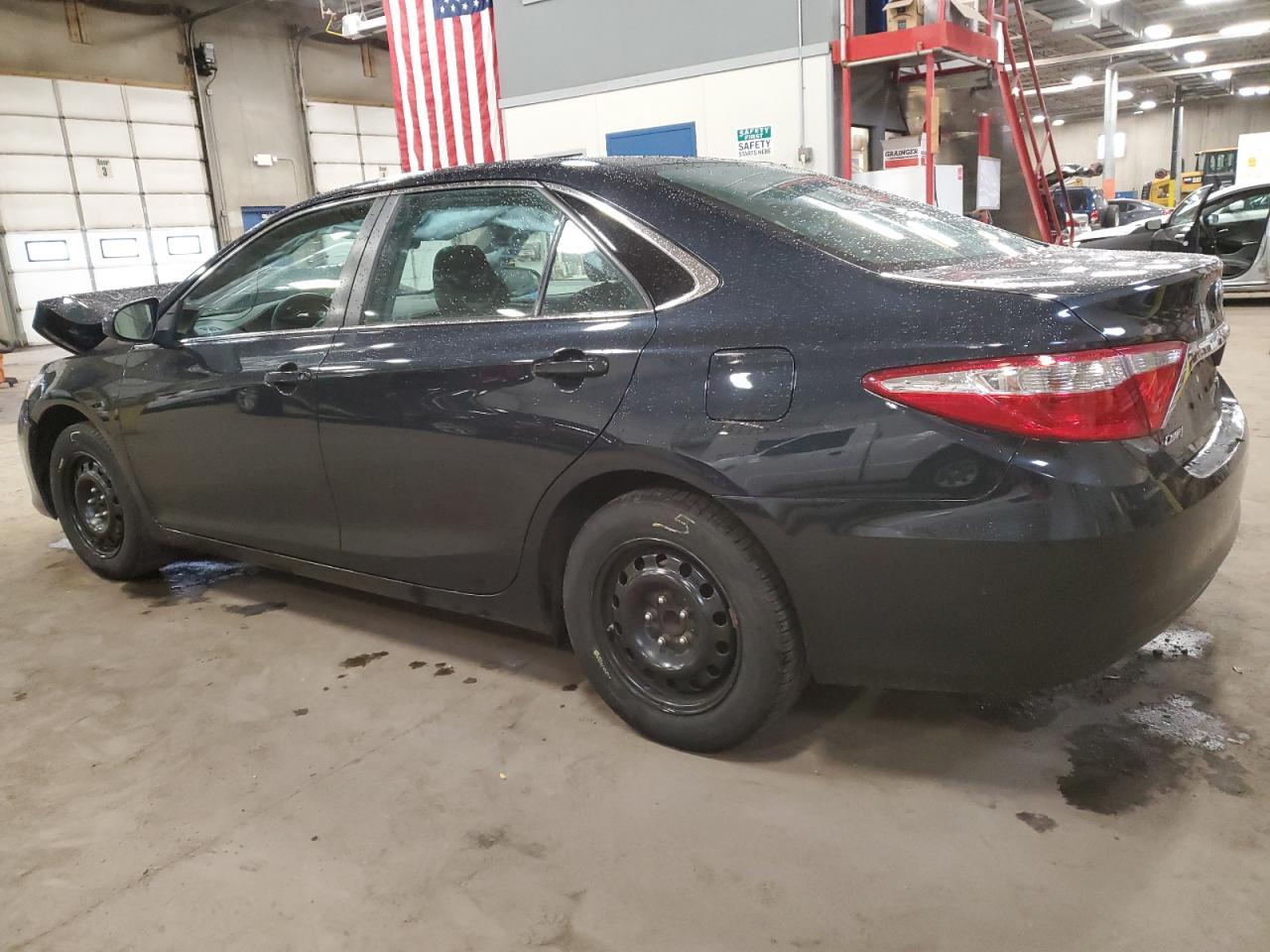 2017 TOYOTA CAMRY LE - Фото 2