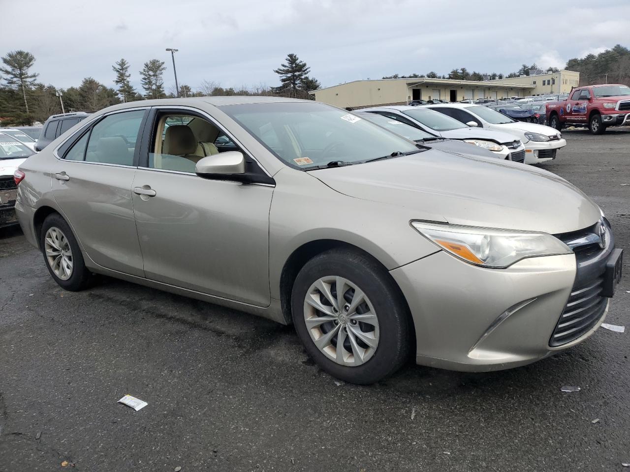 2015 TOYOTA CAMRY LE - Image 4