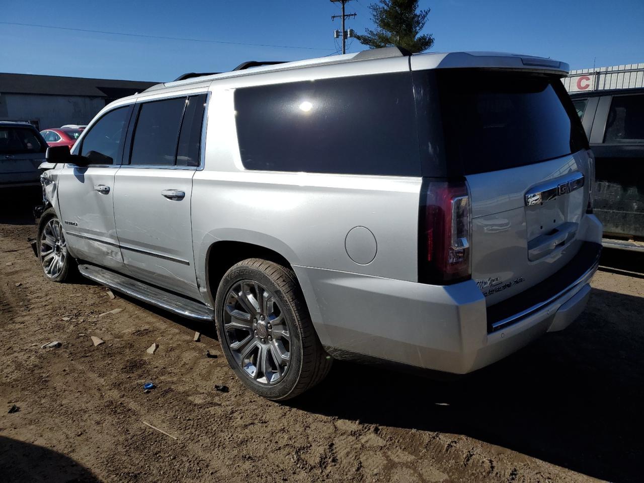 2016 GMC YUKON XL D - Фото 2