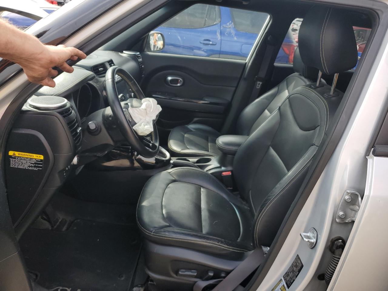 2014 KIA SOUL + - Image 7