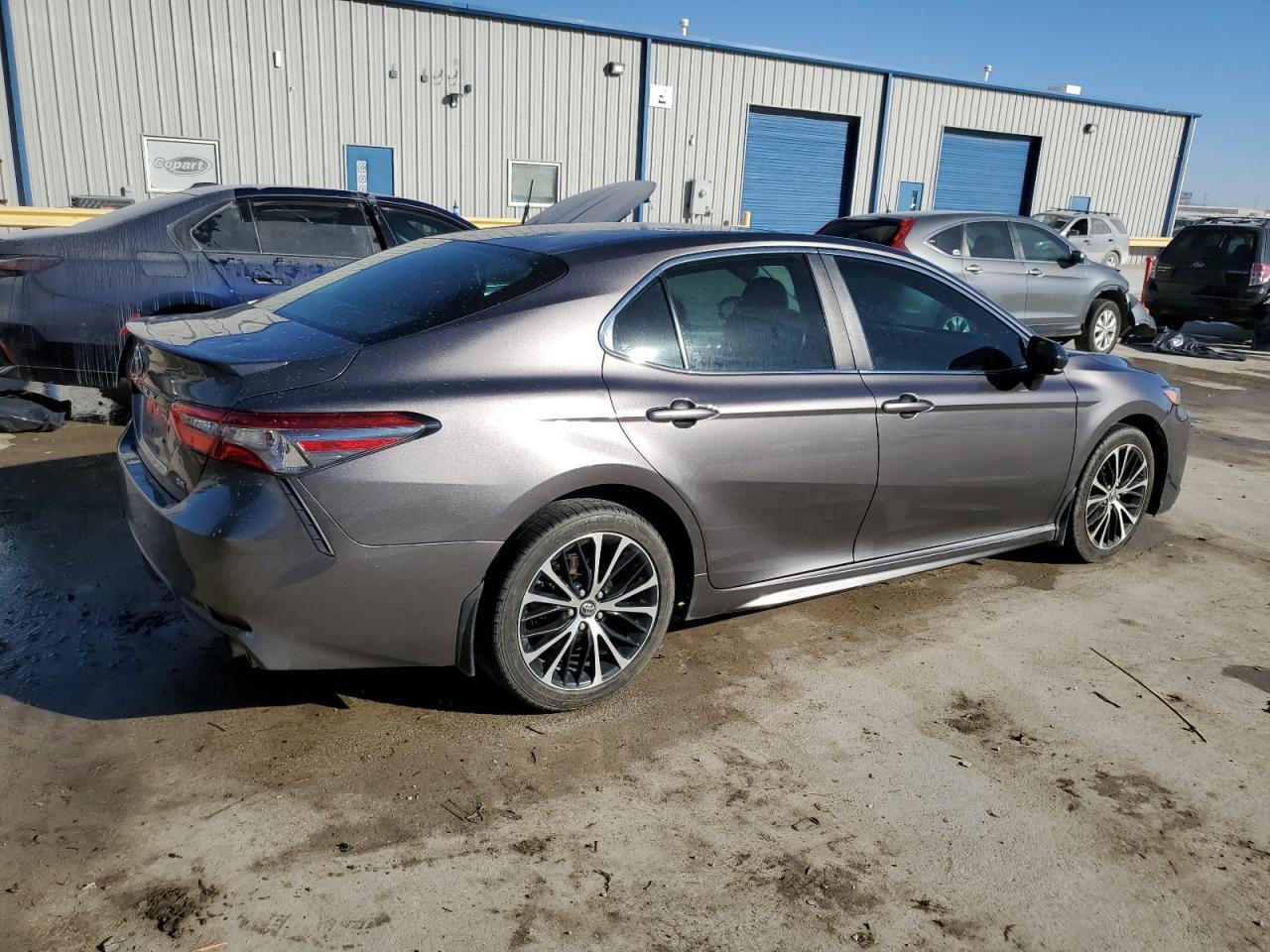 2018 TOYOTA CAMRY L - Фото 3