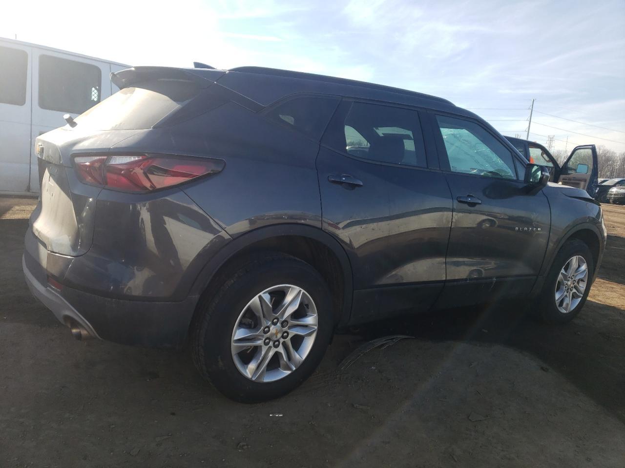 2021 CHEVROLET BLAZER 2LT - Image 3