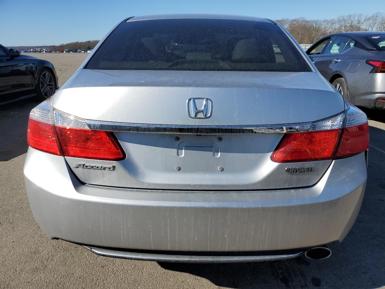 2014 HONDA ACCORD LX - Image 6