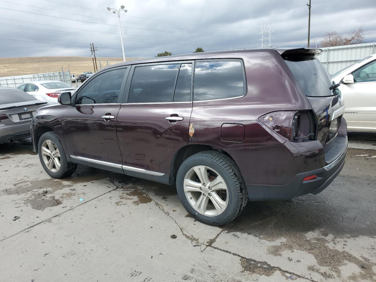 2012 TOYOTA HIGHLANDER - Image 2