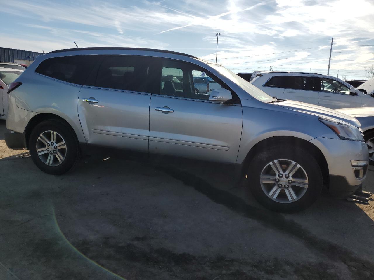 2015 CHEVROLET TRAVERSE L - Image 4