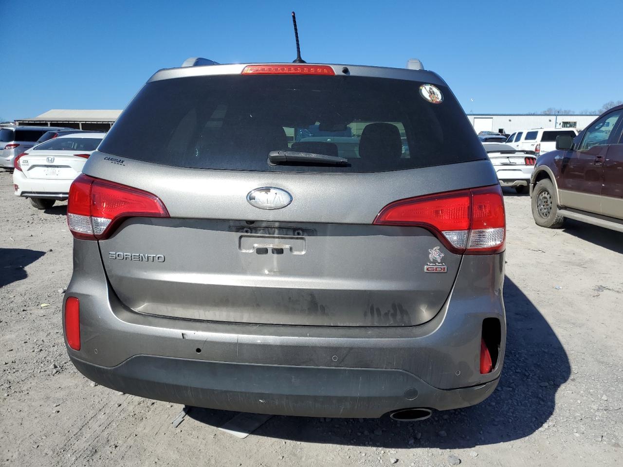 2015 KIA SORENTO LX - Image 6
