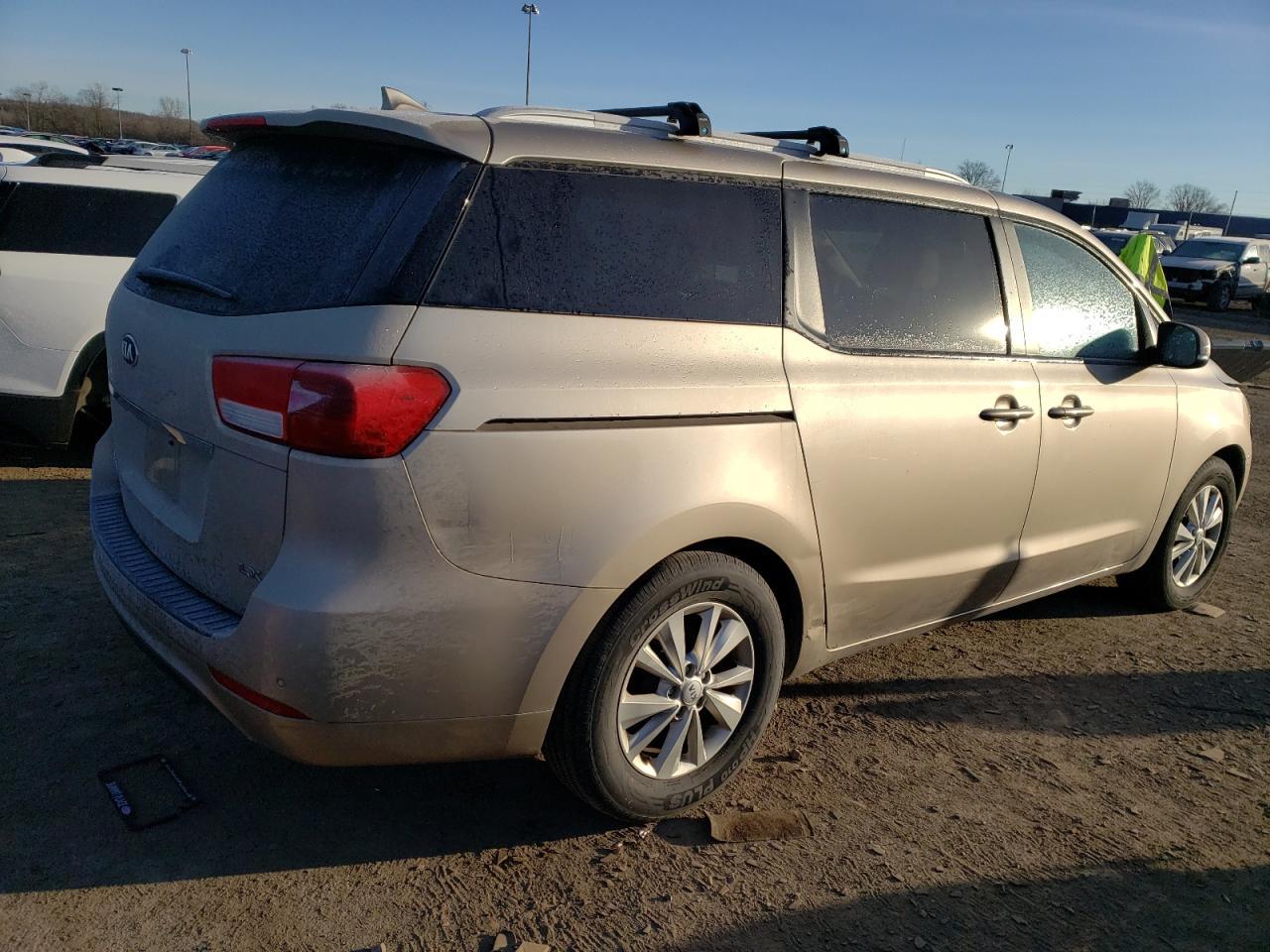 2016 KIA SEDONA LX - Фото 3