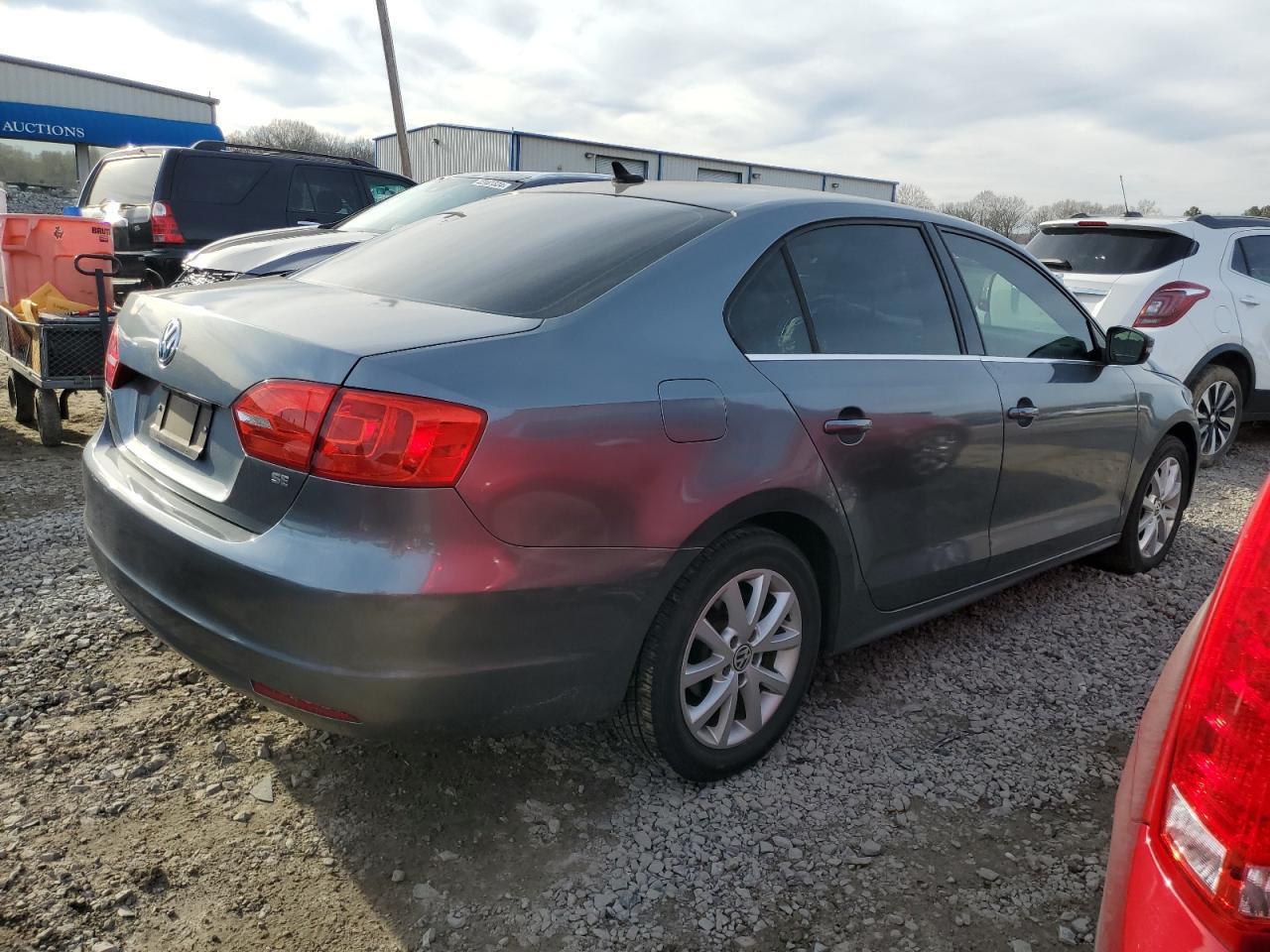 2014 VOLKSWAGEN JETTA SE - Image 3