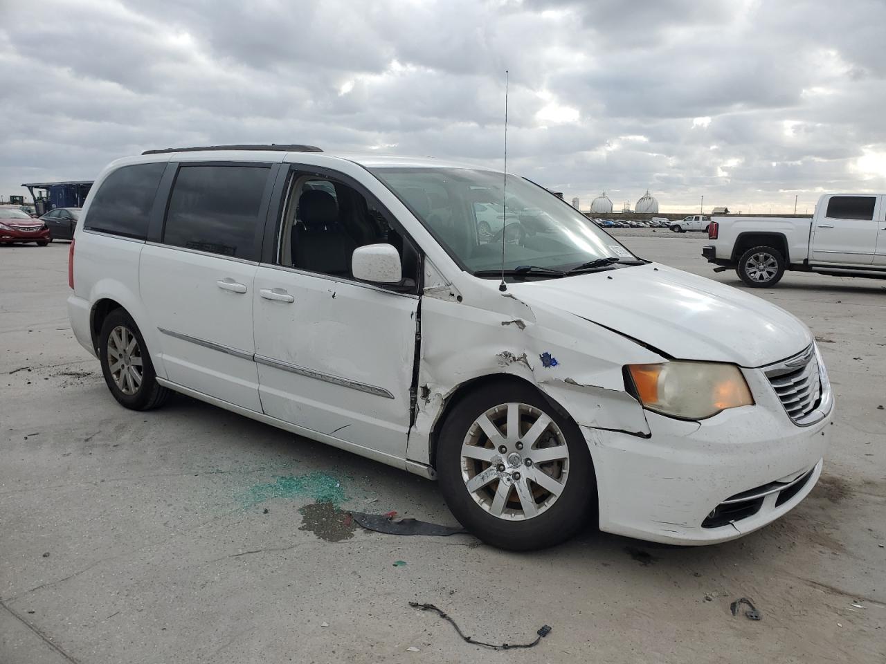 2014 CHRYSLER TOWN & COU - Фото 4