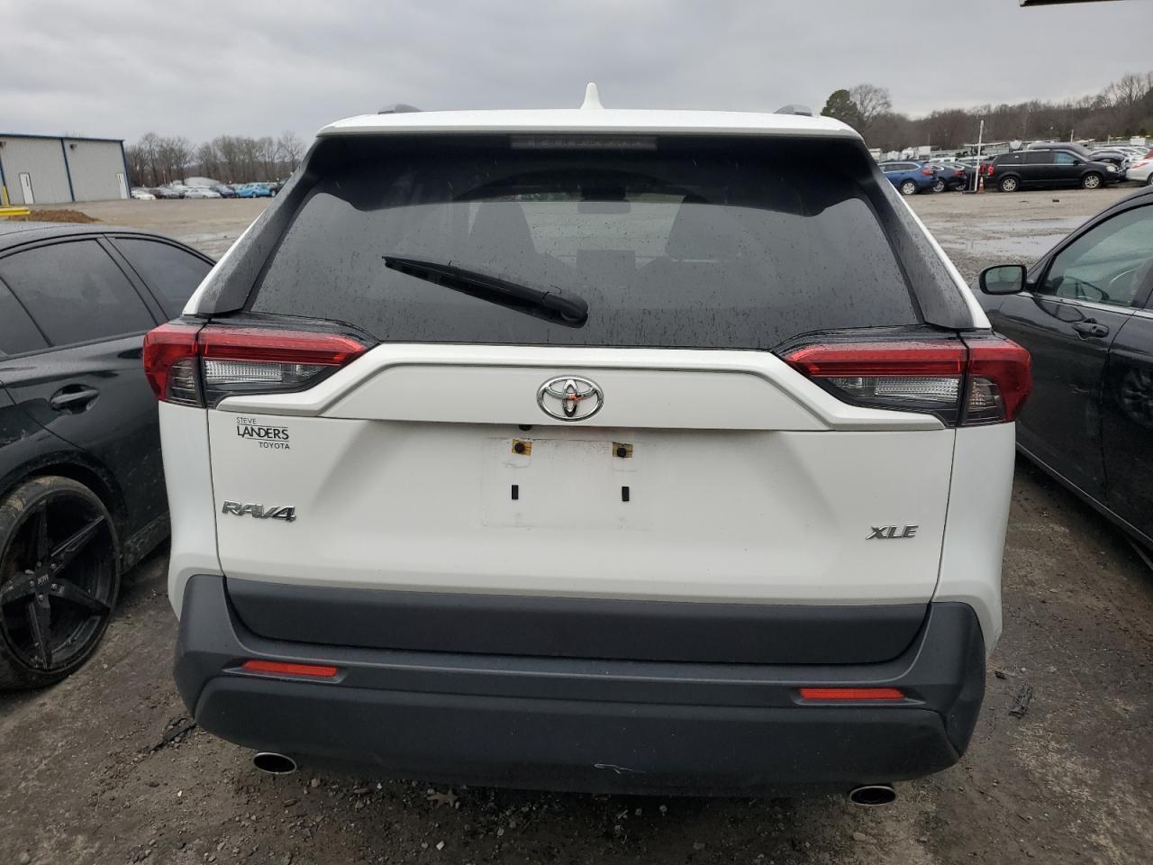 2020 TOYOTA RAV4 XLE P - Image 6