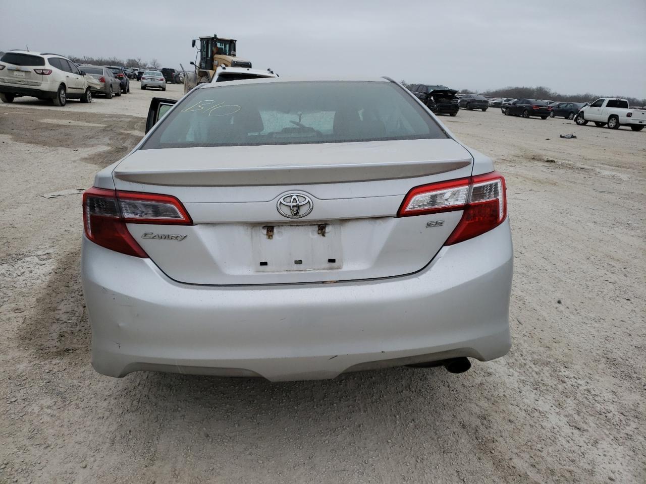 2013 TOYOTA CAMRY L - Фото 6