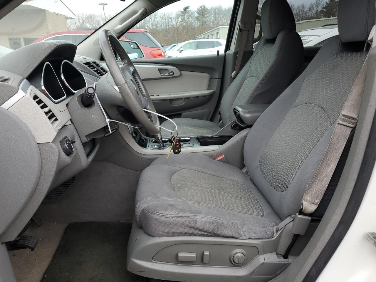 2011 CHEVROLET TRAVERSE L - Фото 7