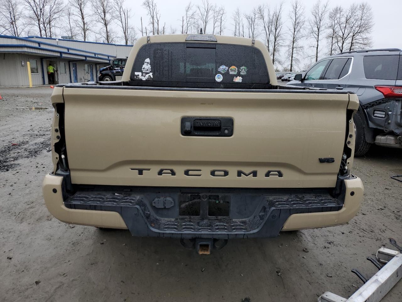 2017 TOYOTA TACOMA DOU - Фото 6