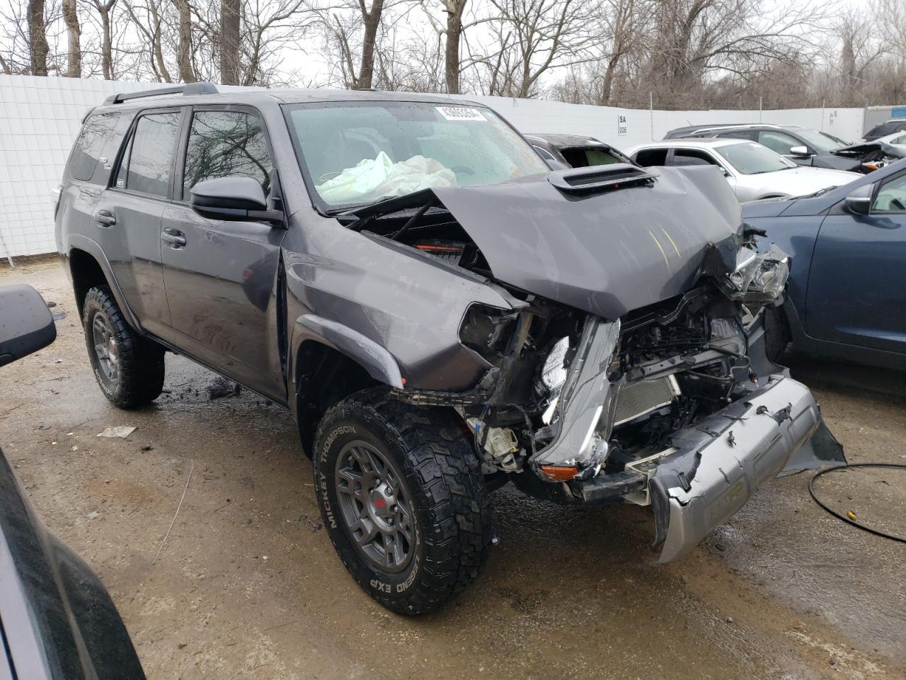 2019 TOYOTA 4RUNNER SR - Image 4