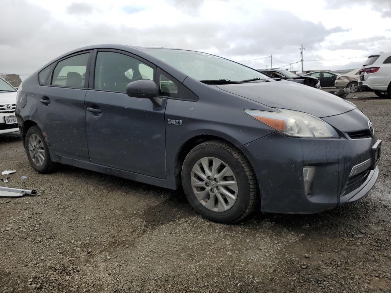 2013 TOYOTA PRIUS PLUG - Image 4