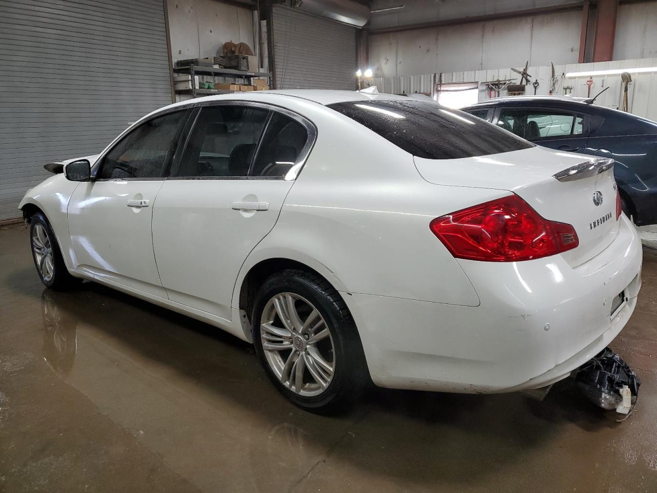 2012 INFINITI G37 - Image 2
