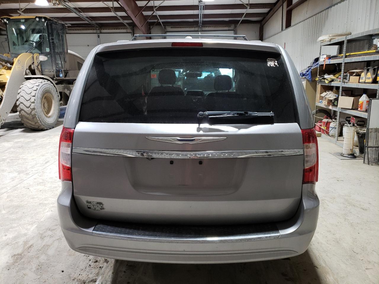2014 CHRYSLER TOWN & COU - Image 6