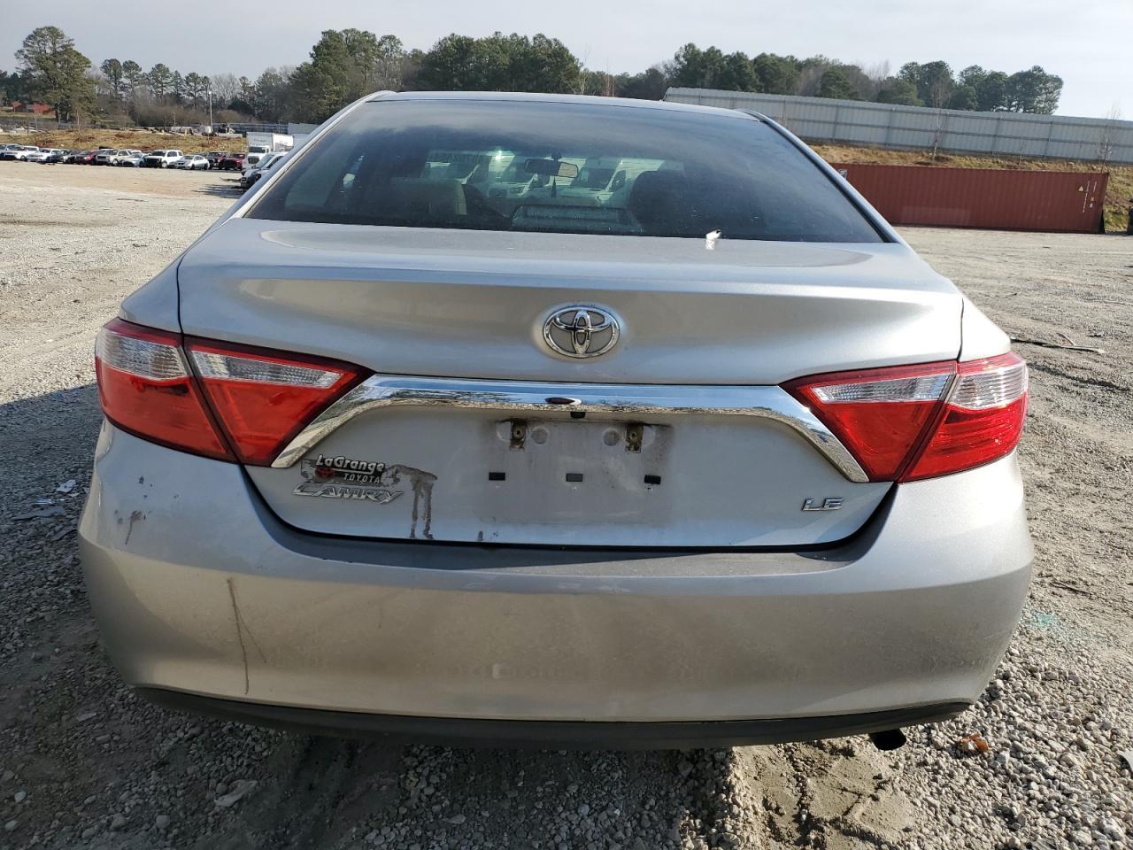 2017 TOYOTA CAMRY LE - Image 6