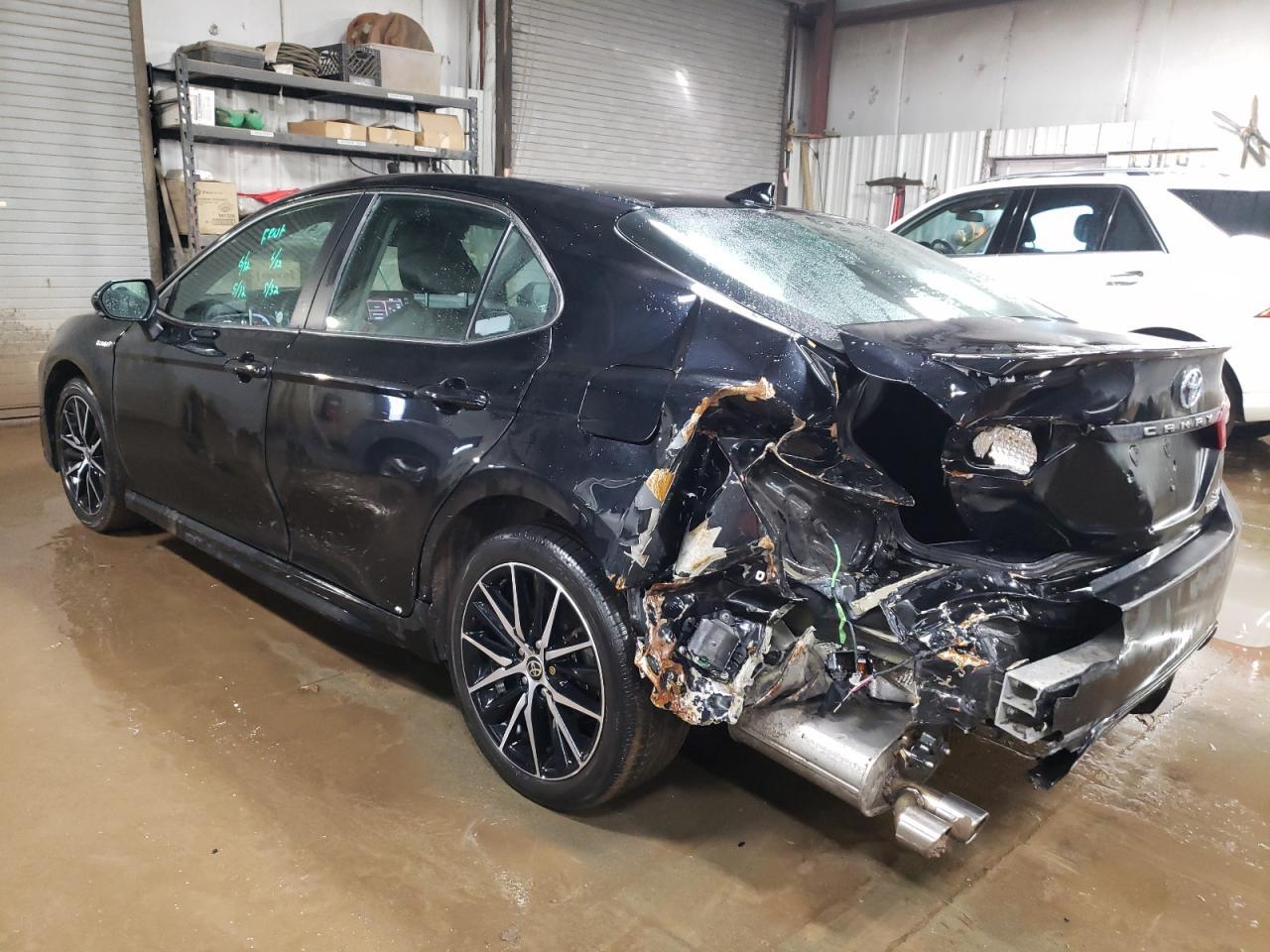 2021 TOYOTA CAMRY SE - Фото 2
