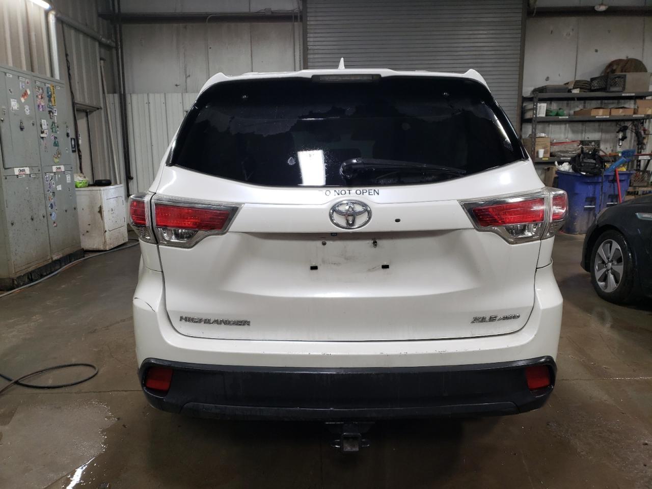 2015 TOYOTA HIGHLANDER - Image 6
