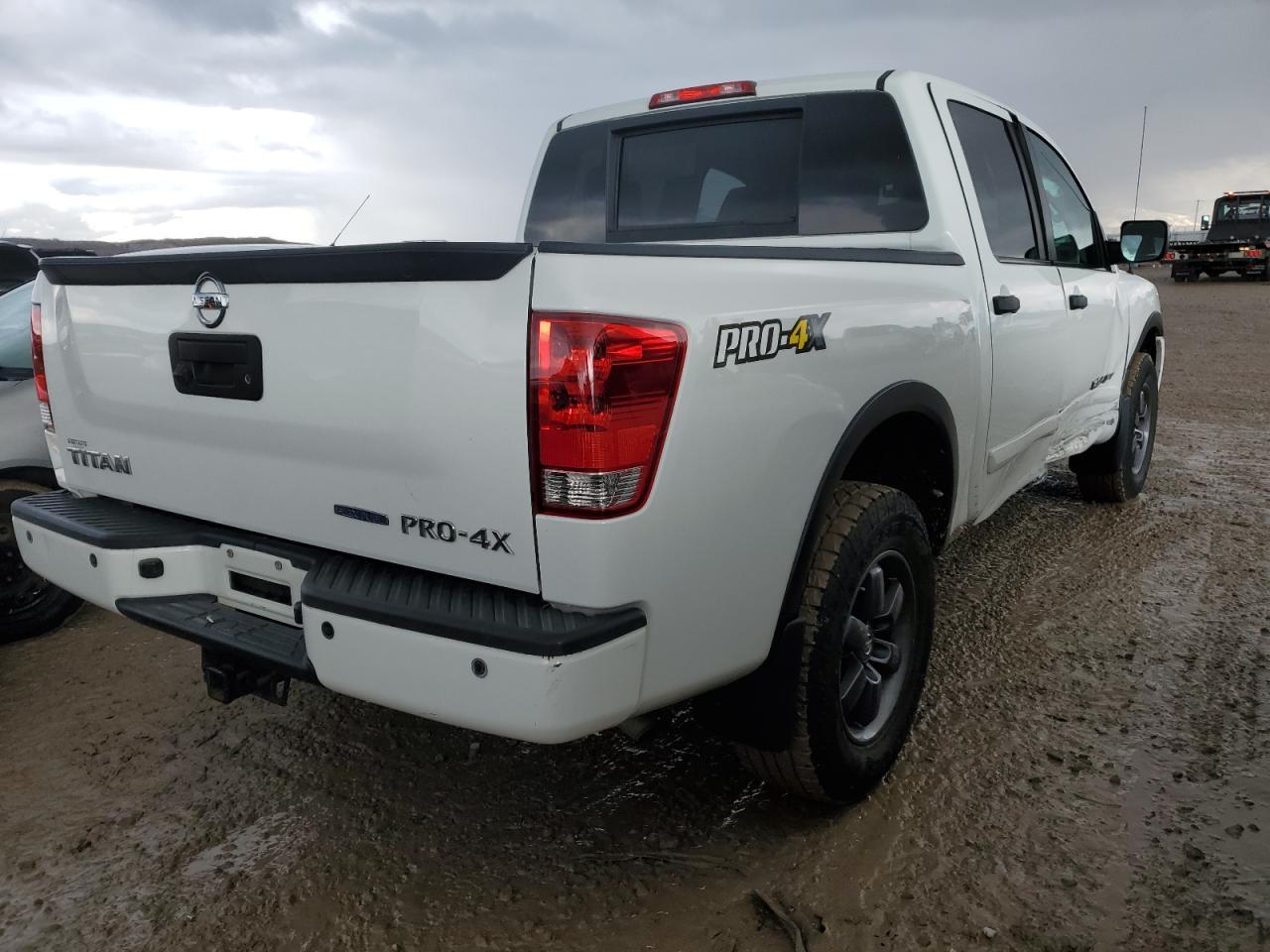 2015 NISSAN TITAN S - Фото 3
