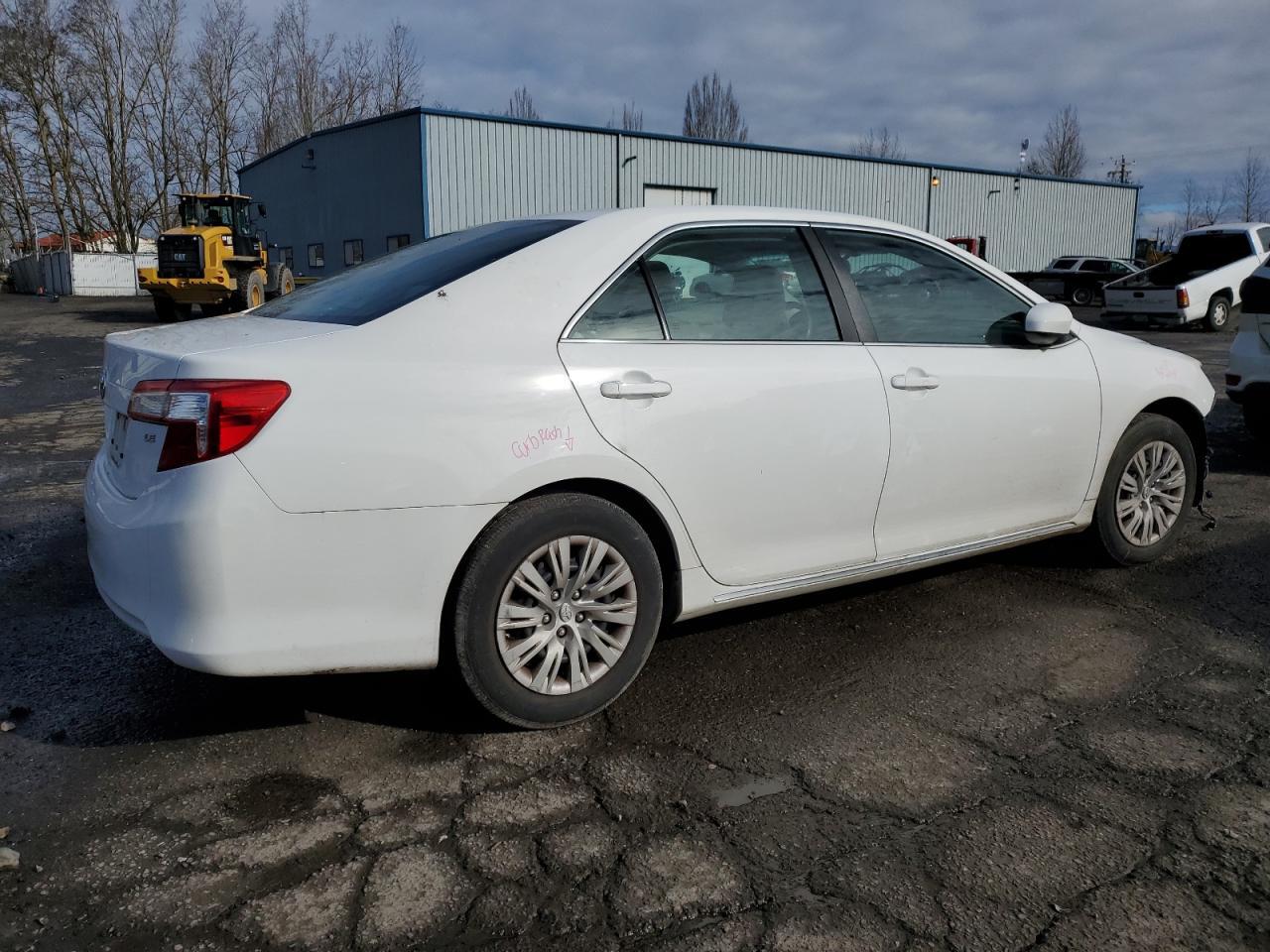 2014 TOYOTA CAMRY L - Image 3