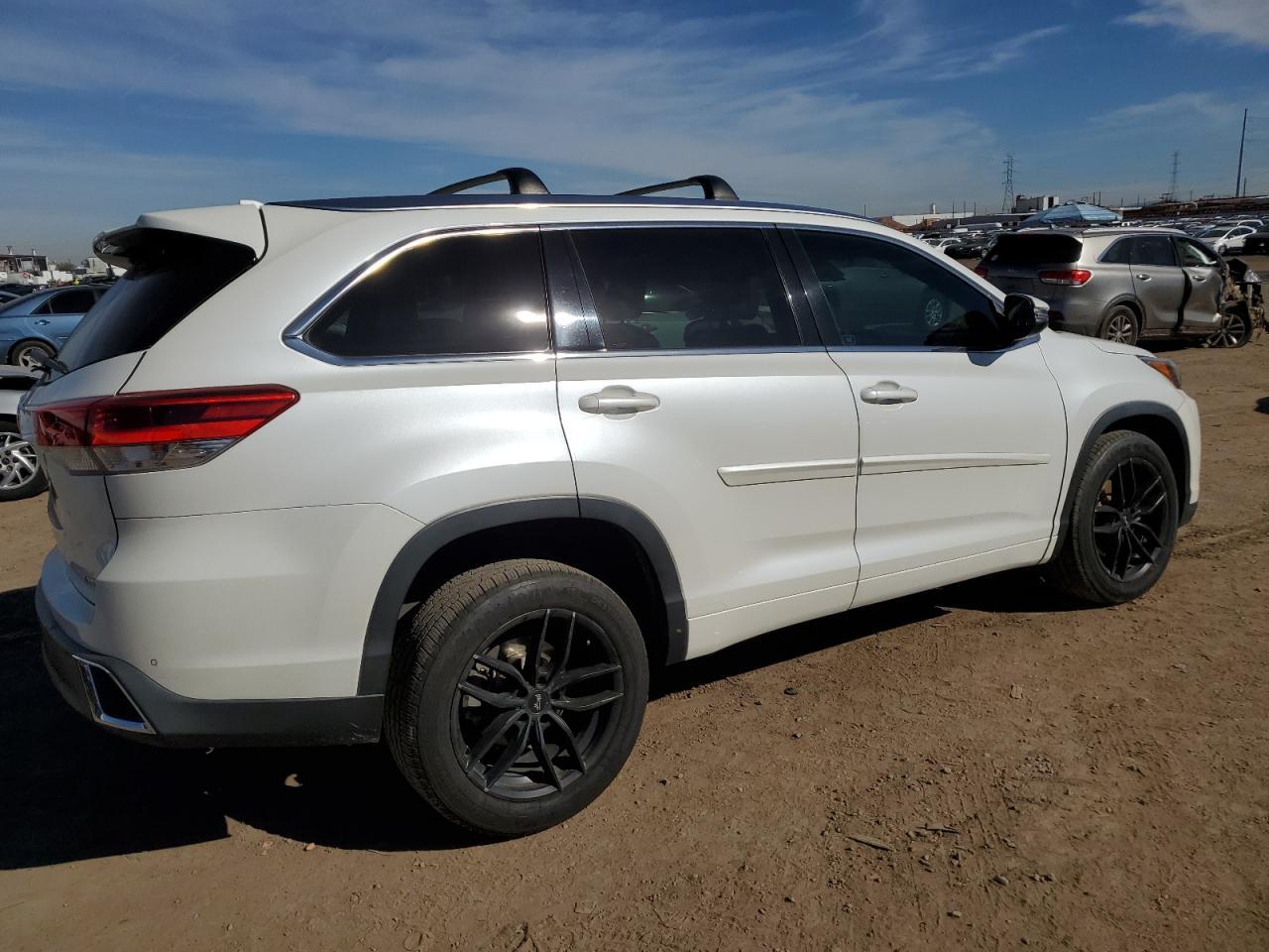 2018 TOYOTA HIGHLANDER - Image 3