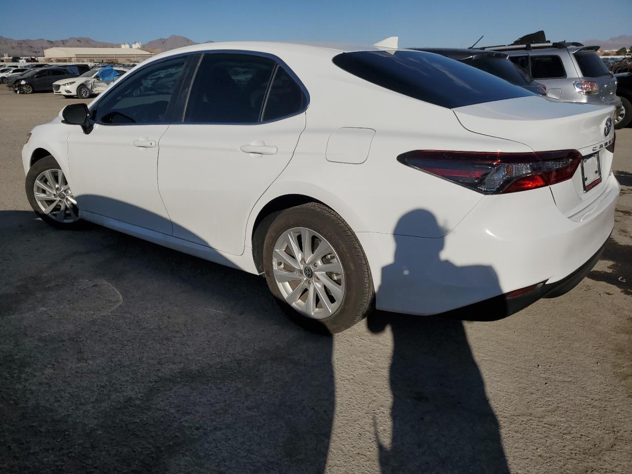 2023 TOYOTA CAMRY LE - Фото 2