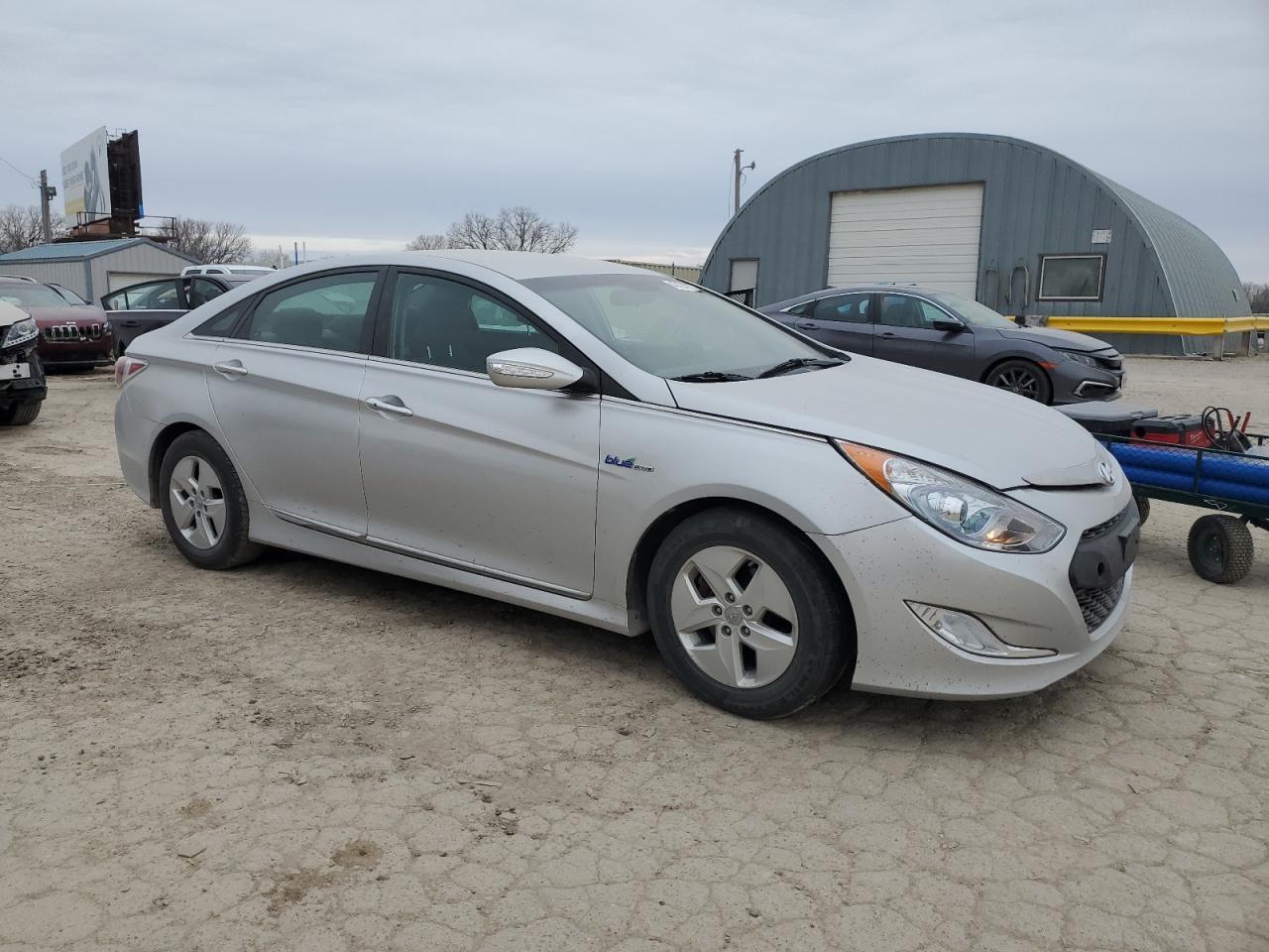 2011 HYUNDAI SONATA HYB - Фото 4