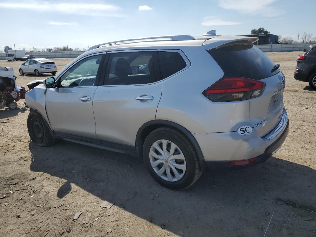 2017 NISSAN ROGUE S - Фото 2