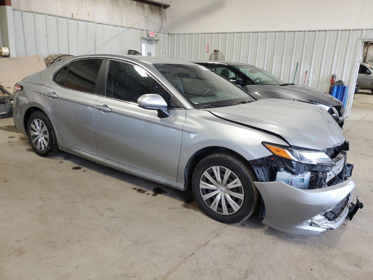 2018 TOYOTA CAMRY L - Фото 4