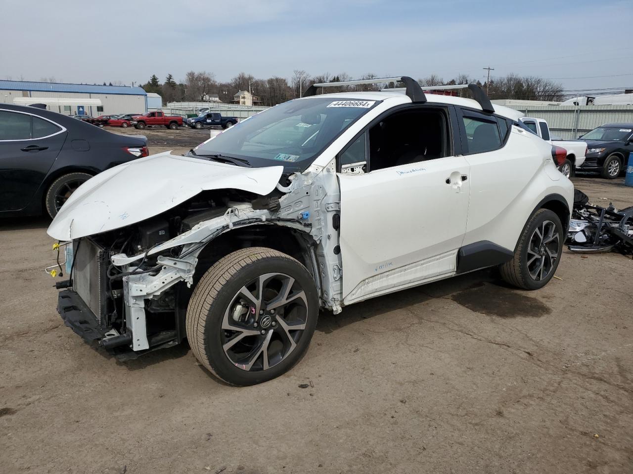 2018 TOYOTA C-HR XLE