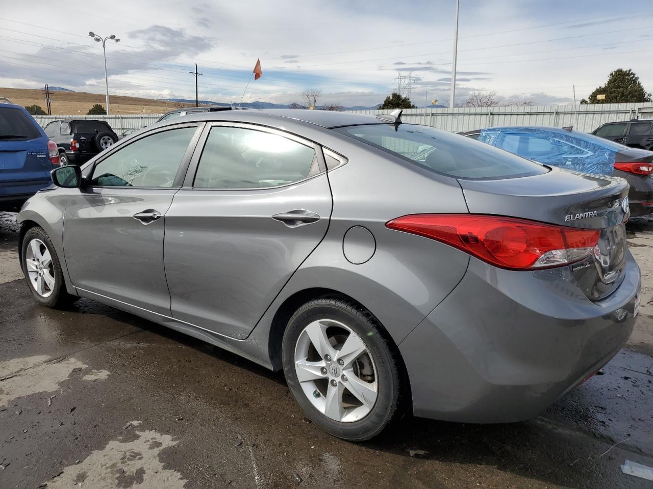 2013 HYUNDAI ELANTRA GL - Image 2