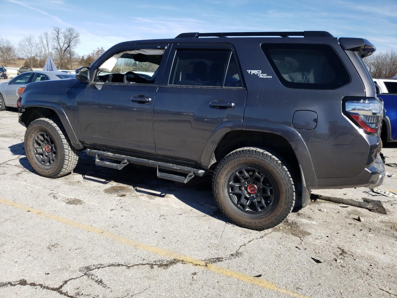 2022 TOYOTA 4RUNNER SR - Image 2