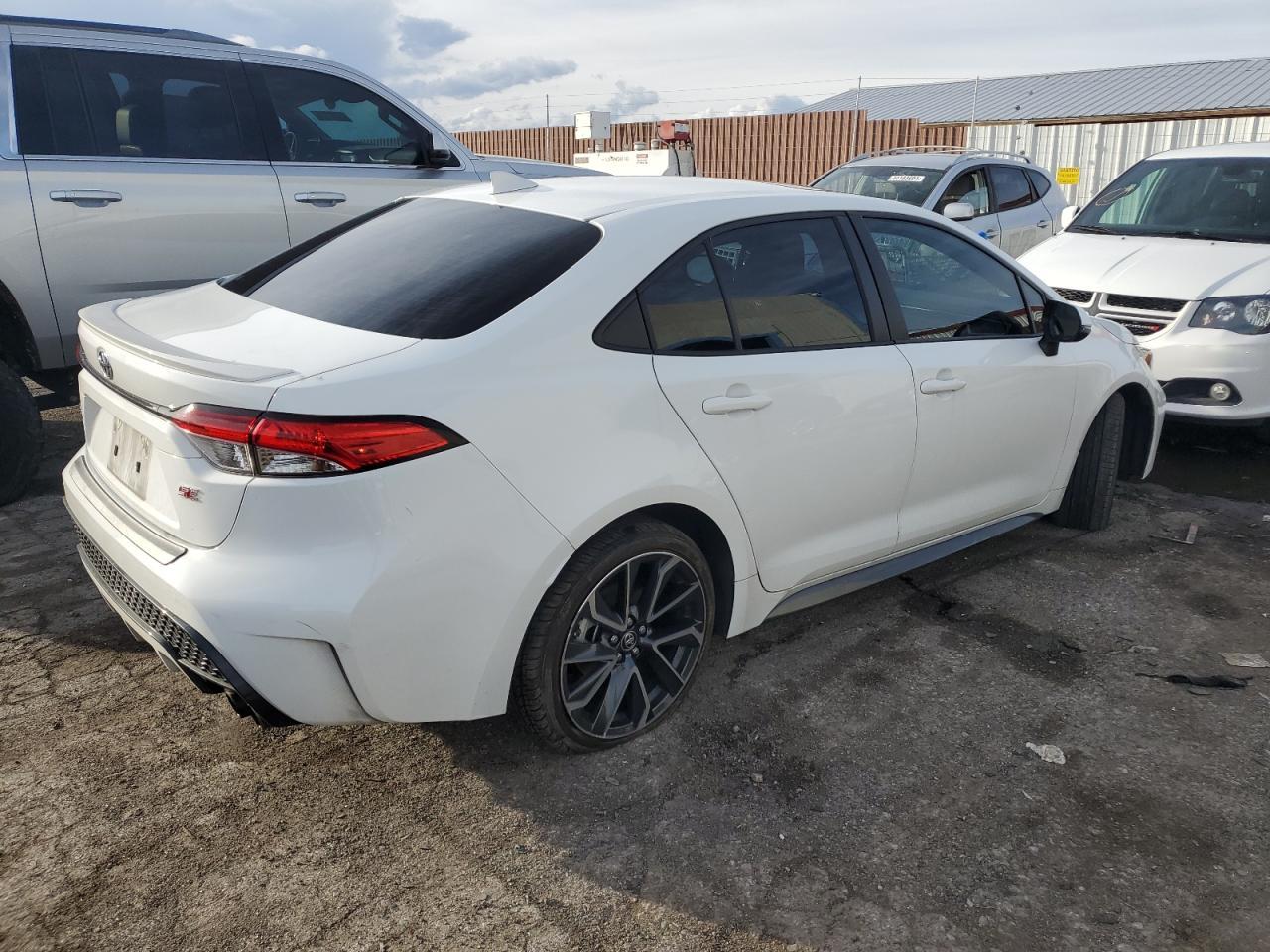 2022 TOYOTA COROLLA SE - Фото 3