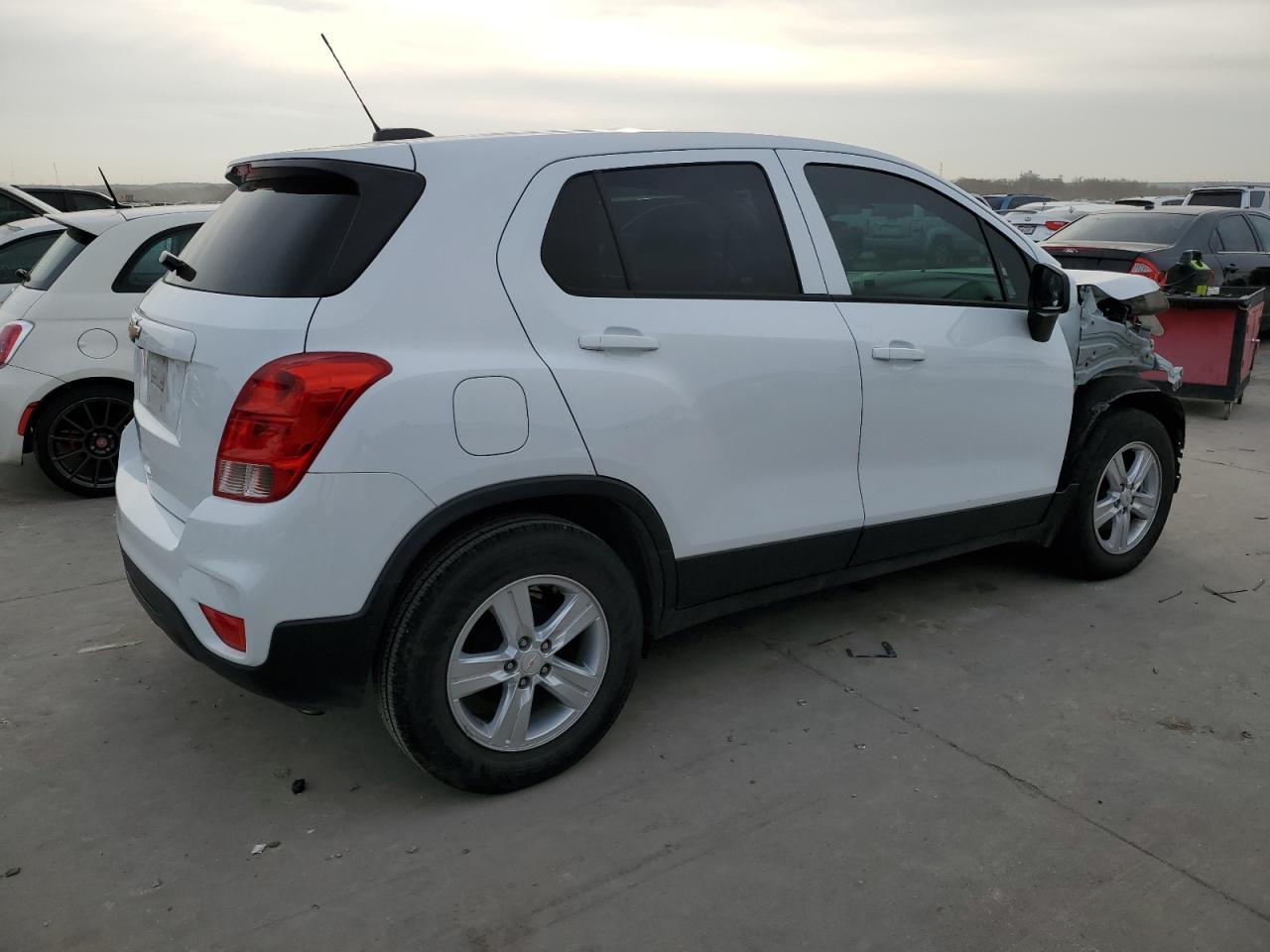 2021 CHEVROLET TRAX LS - Image 3