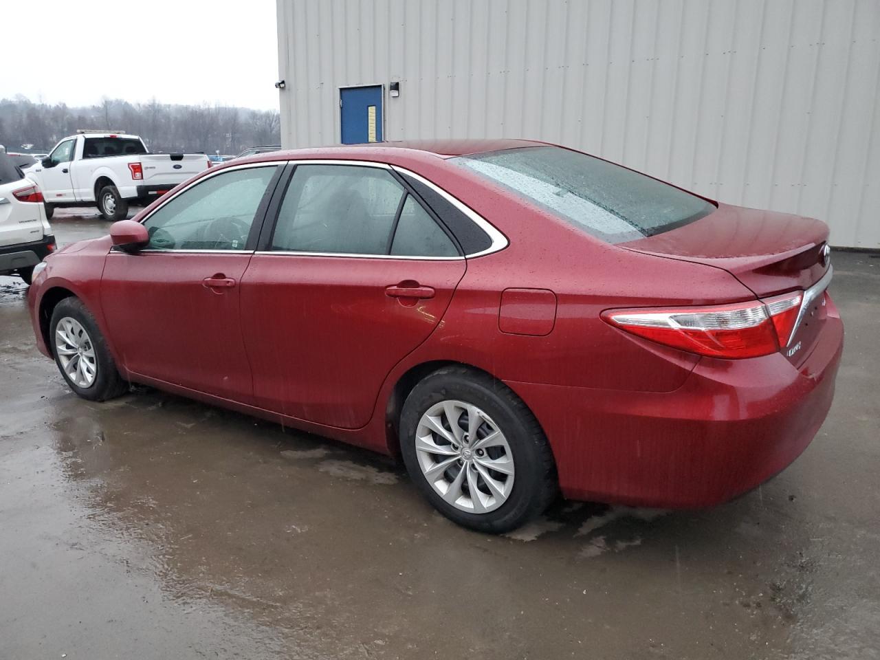 2017 TOYOTA CAMRY LE - Фото 2